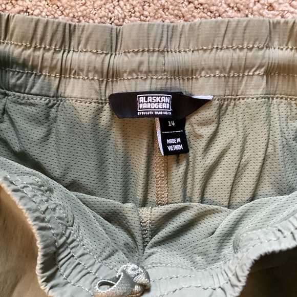 Alaskan Hardgear by Duluth Trading Co skort - Picture 2 of 8